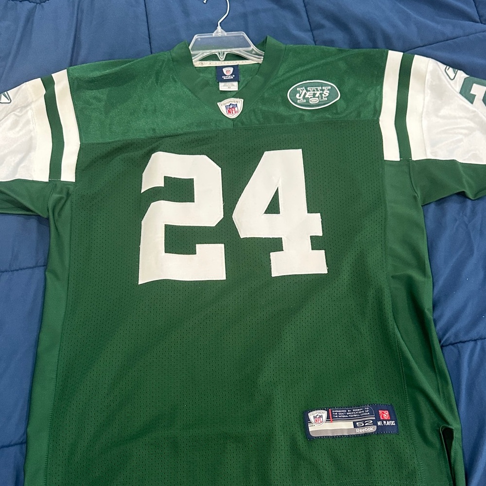 REVIS Size 52 Reebok Green and White Men's Jersey